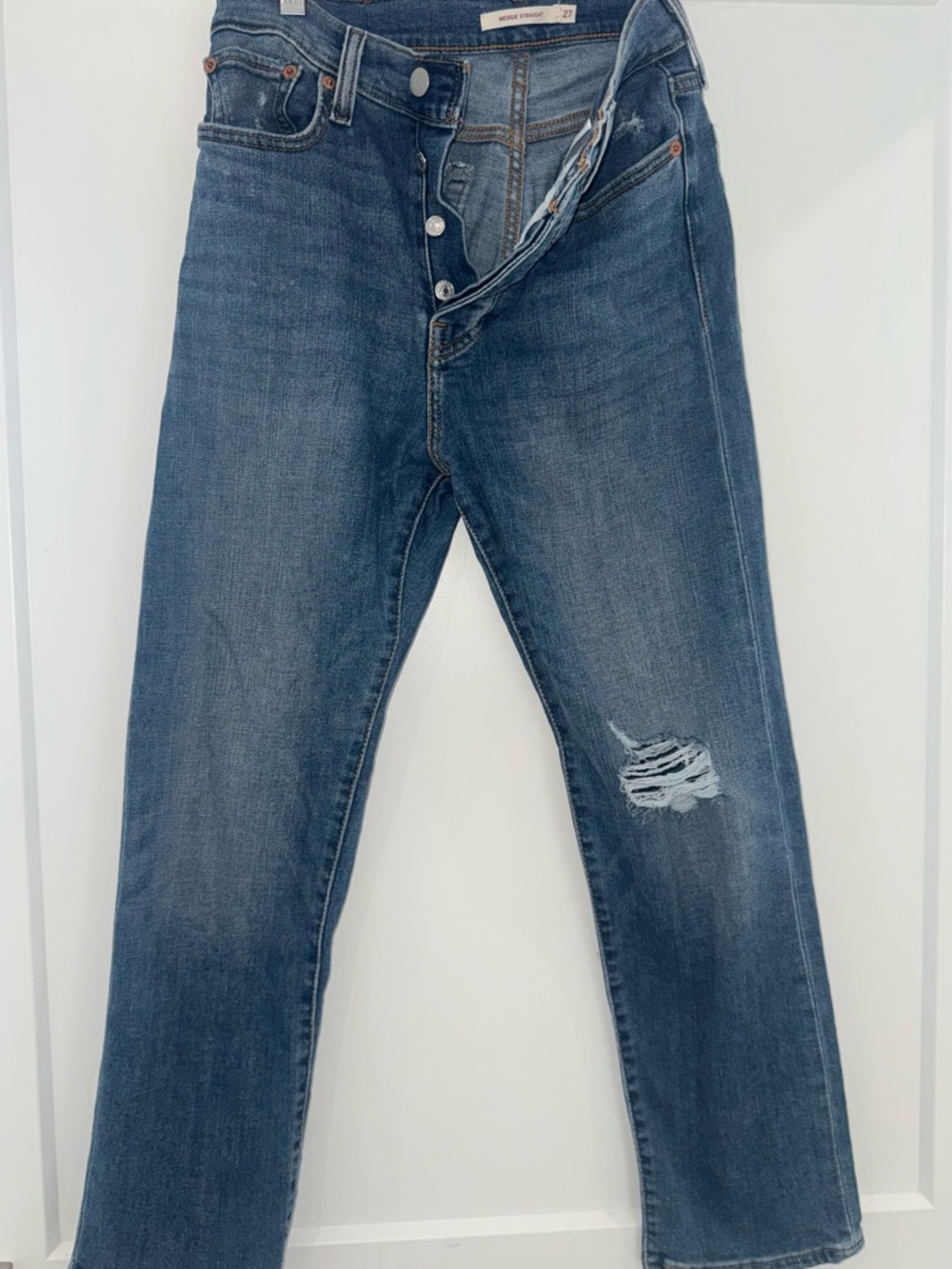 Button-Fly Medium Wash Levi Wedgie Straight Distressed Jeans